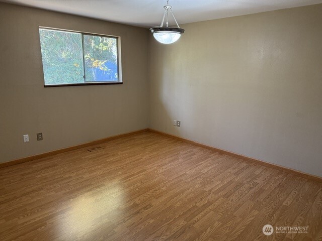 16106 14th Avenue Property Photo 8