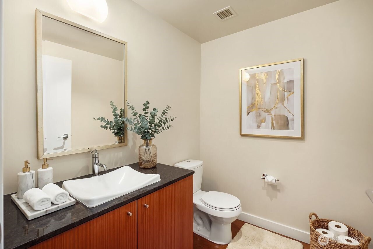 909 5th Avenue 502 Property Photo 7