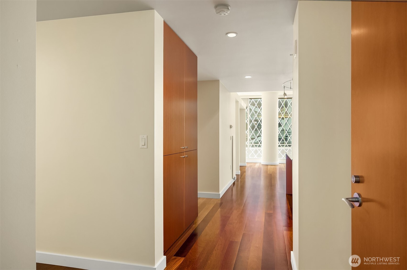 909 5th Avenue 502 Property Photo 8