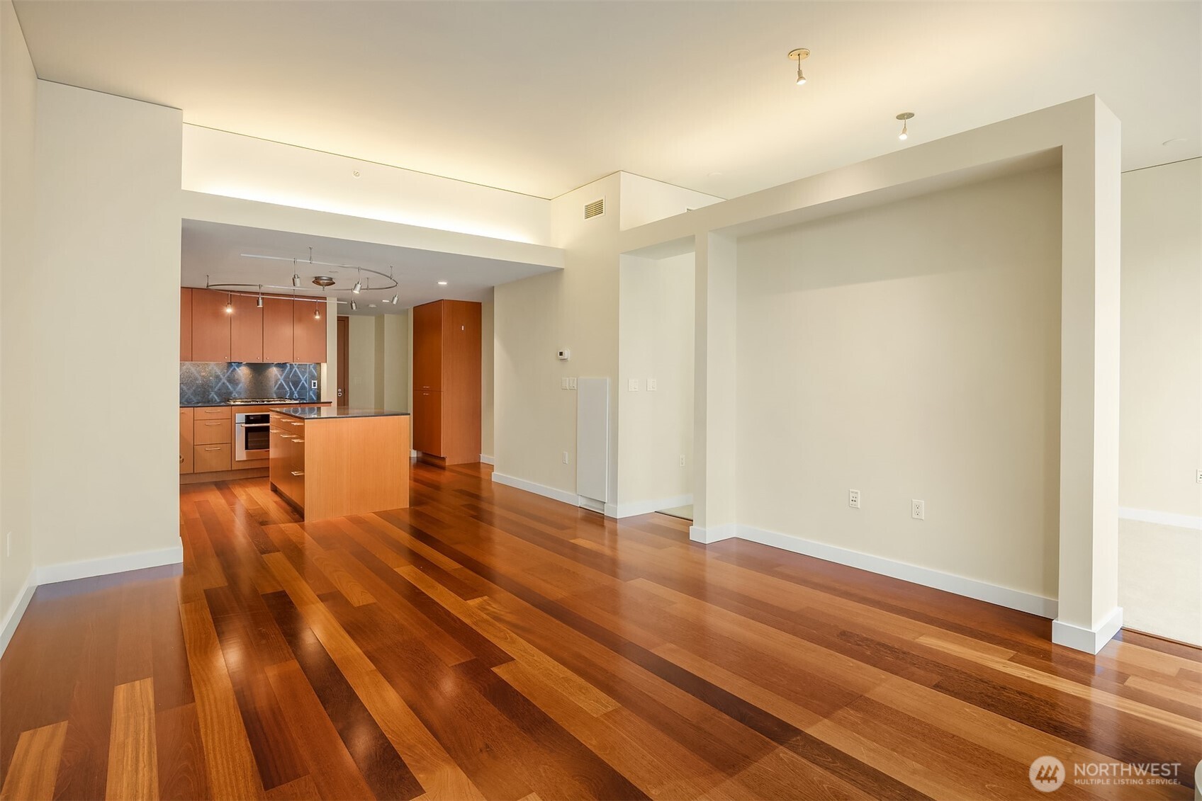 909 5th Avenue 502 Property Photo 15