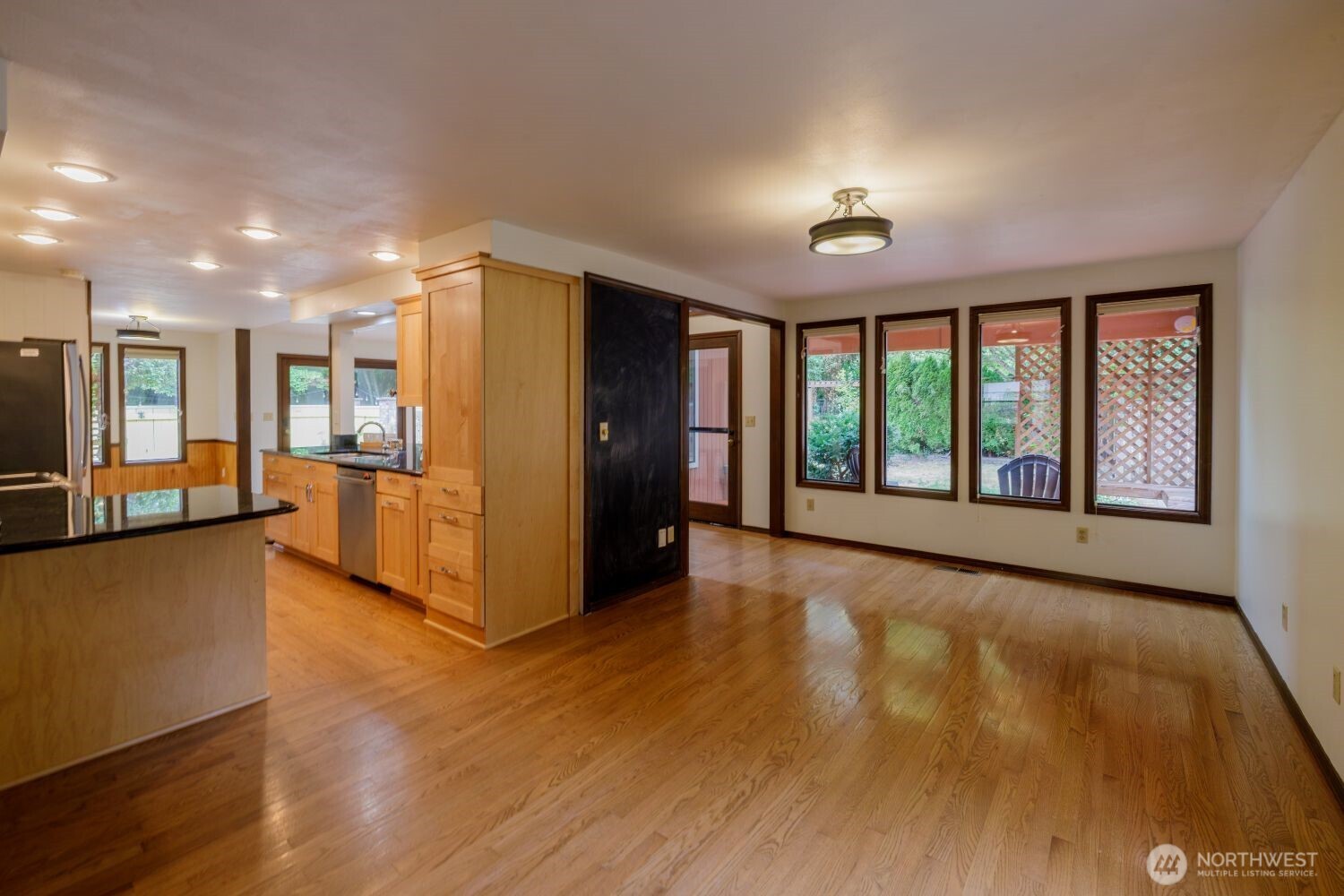 1330 11th Court Property Photo 8