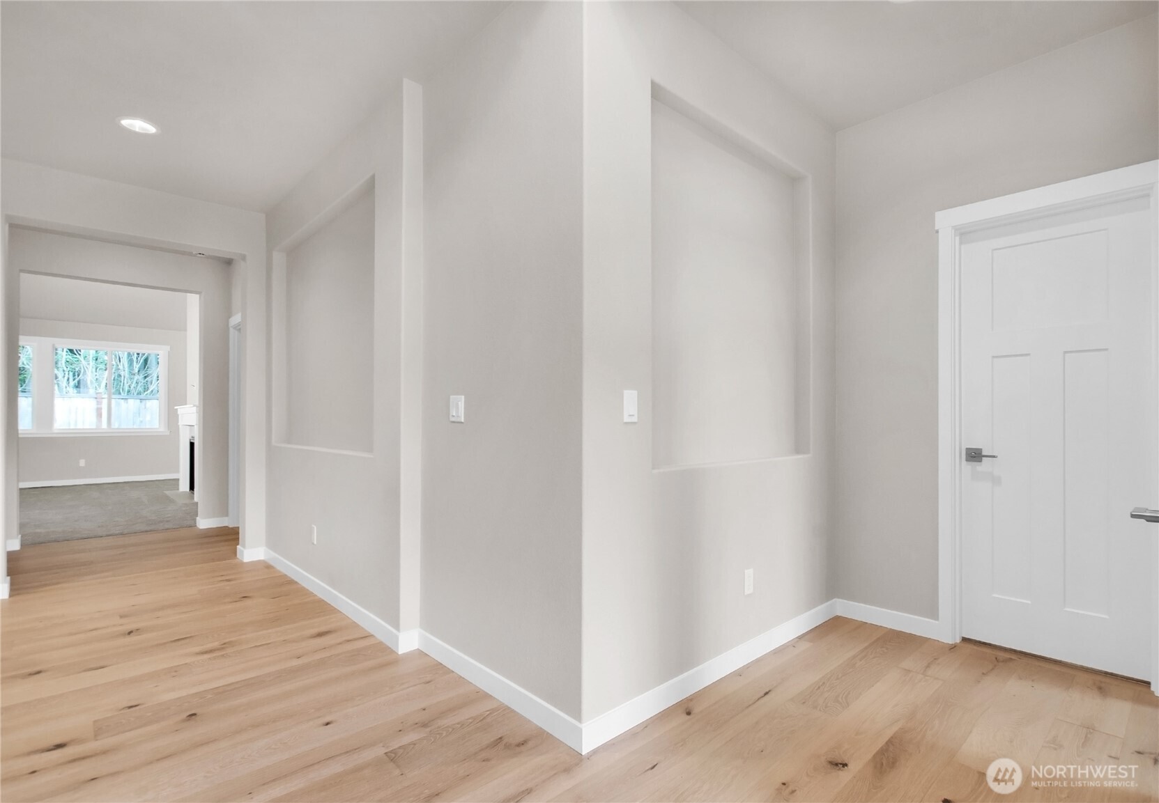 9628 7th Way Property Photo 3