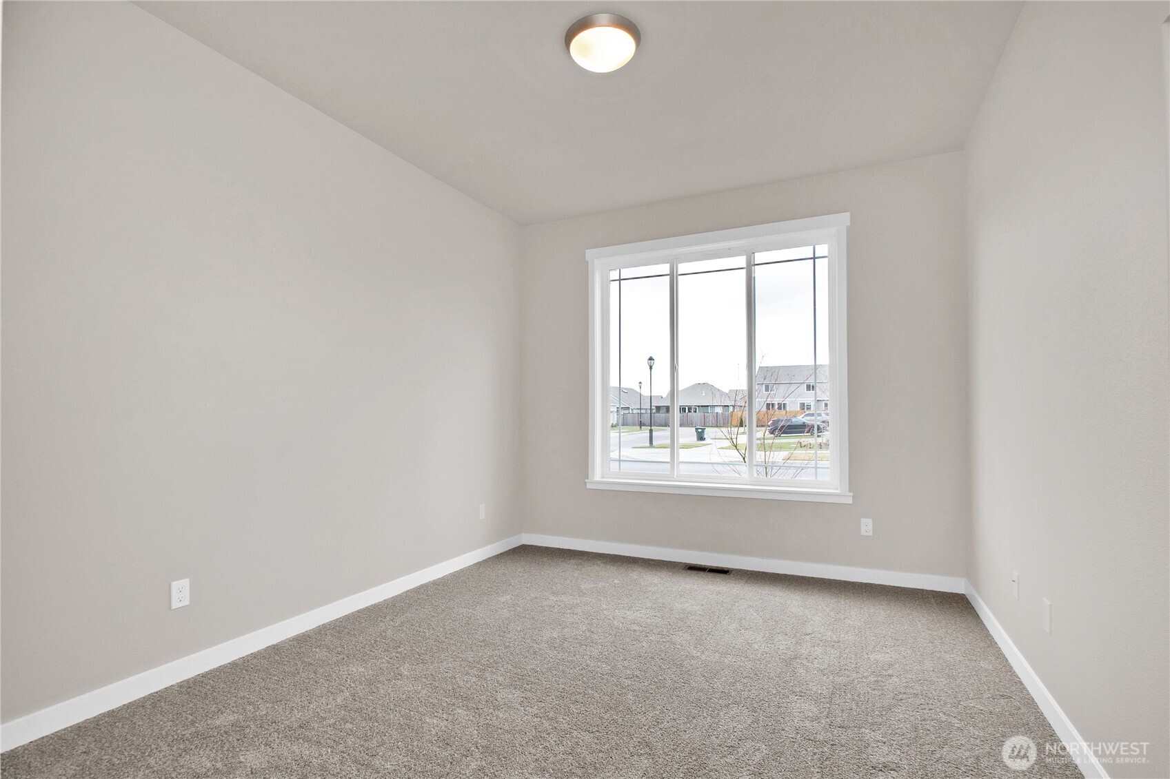 9628 7th Way Property Photo 4