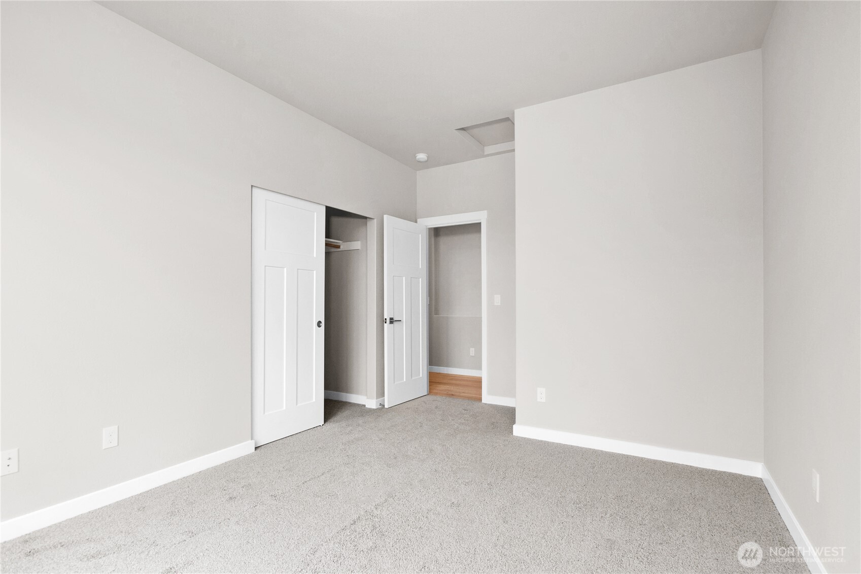 9628 7th Way Property Photo 5
