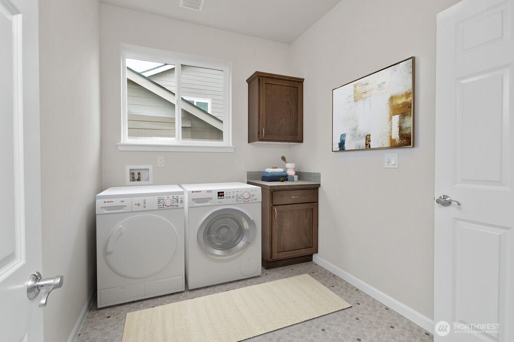 9628 7th Way Property Photo 10