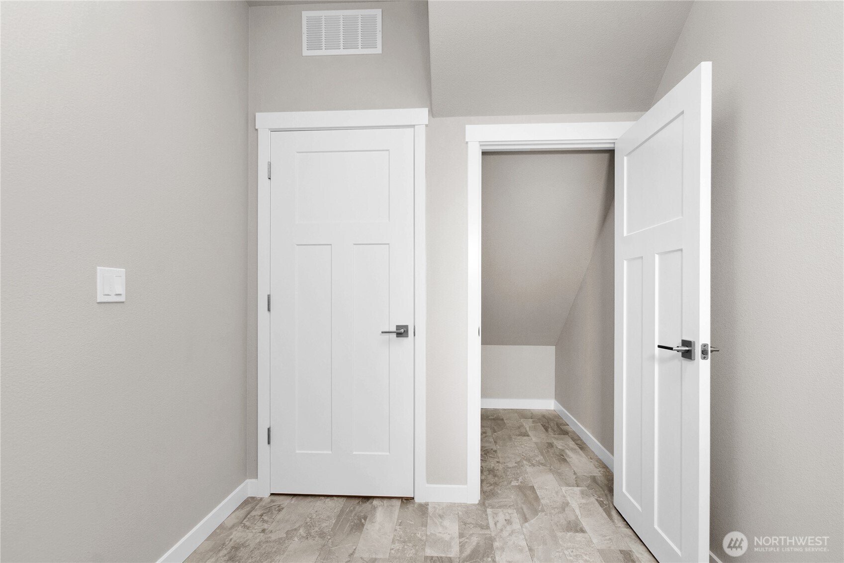 9628 7th Way Property Photo 12