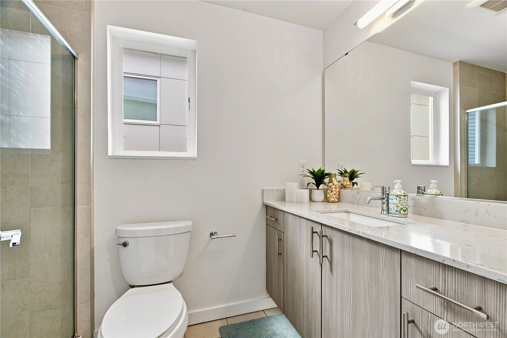 12516 15th Avenue A Property Photo 10