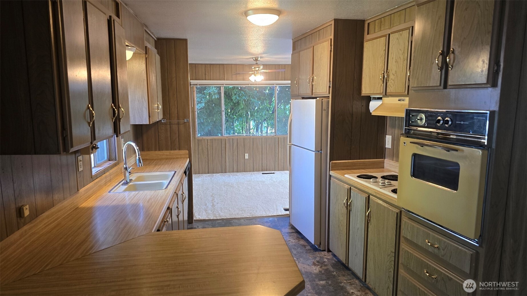 22430 Cedarview Drive Property Photo 3