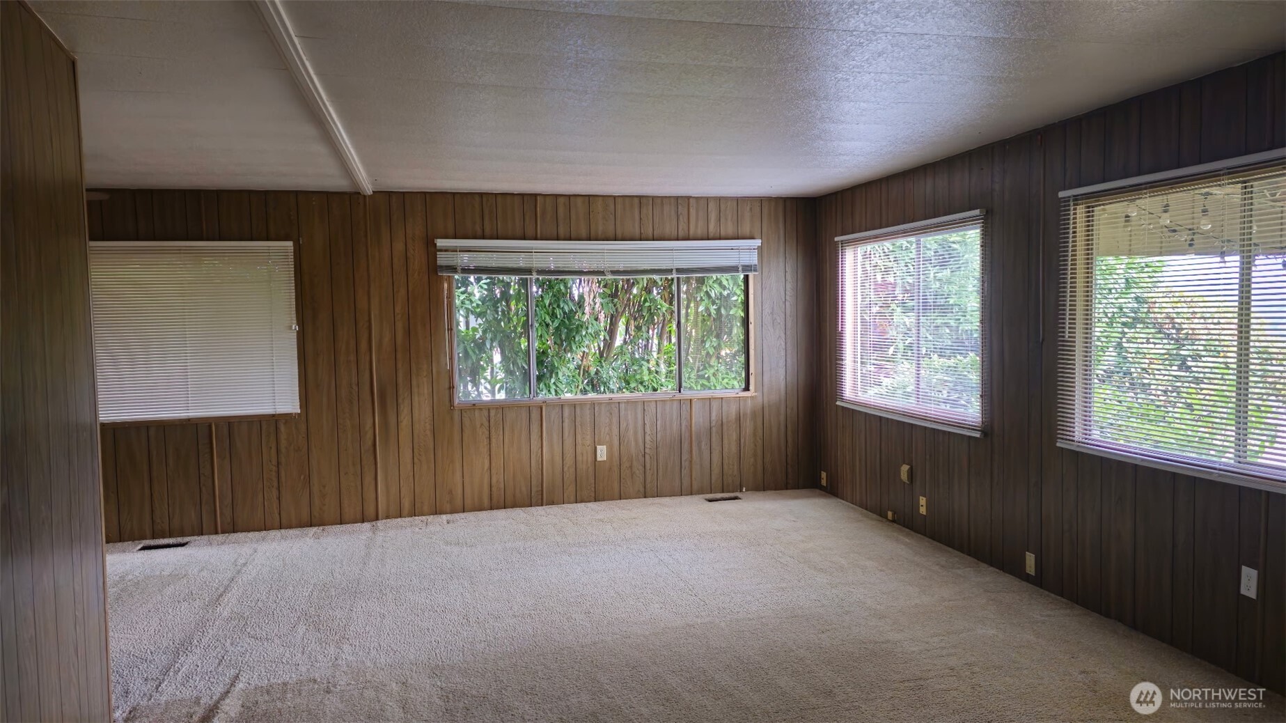 22430 Cedarview Drive Property Photo 4