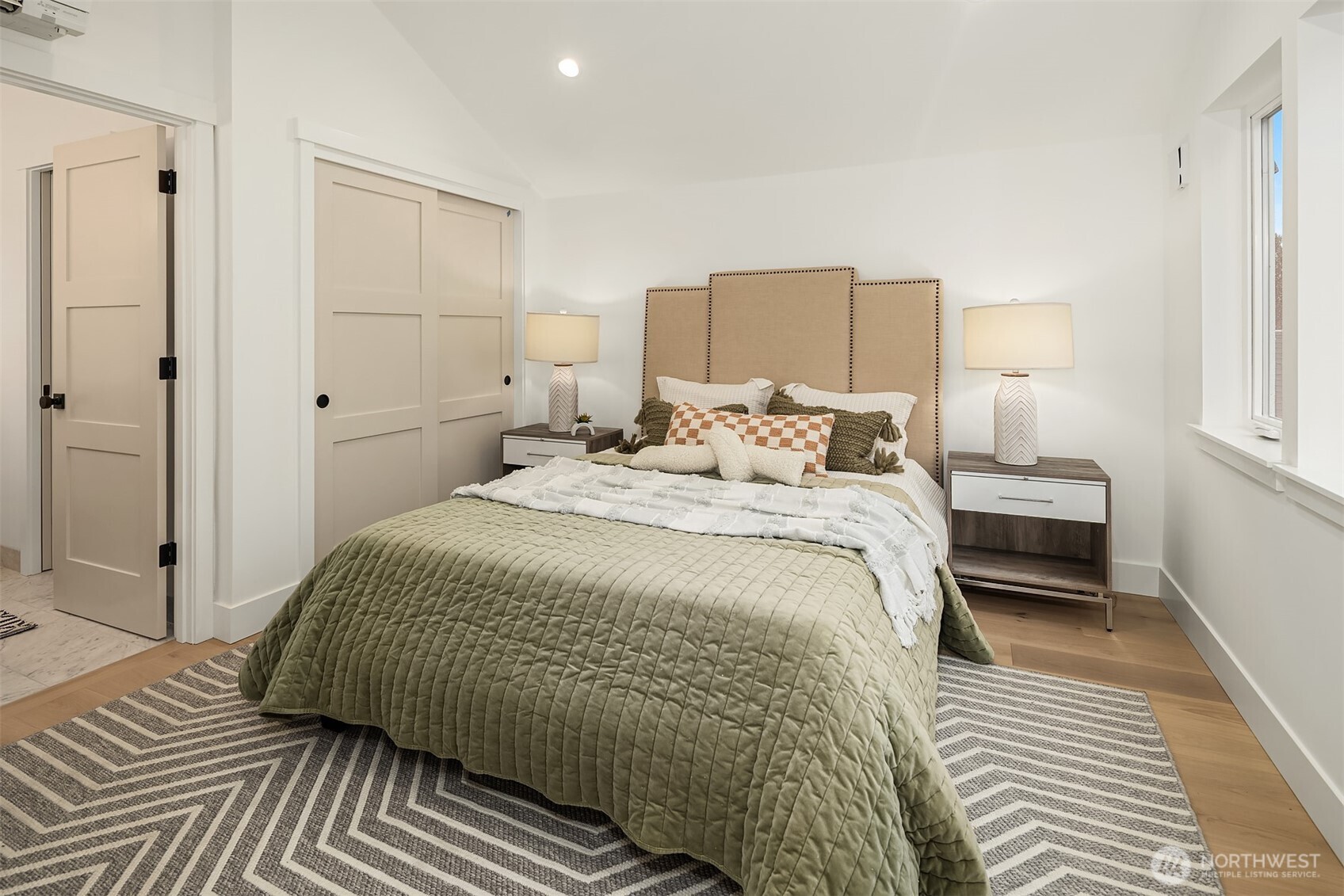 533 B N 70th Street Property Photo 11