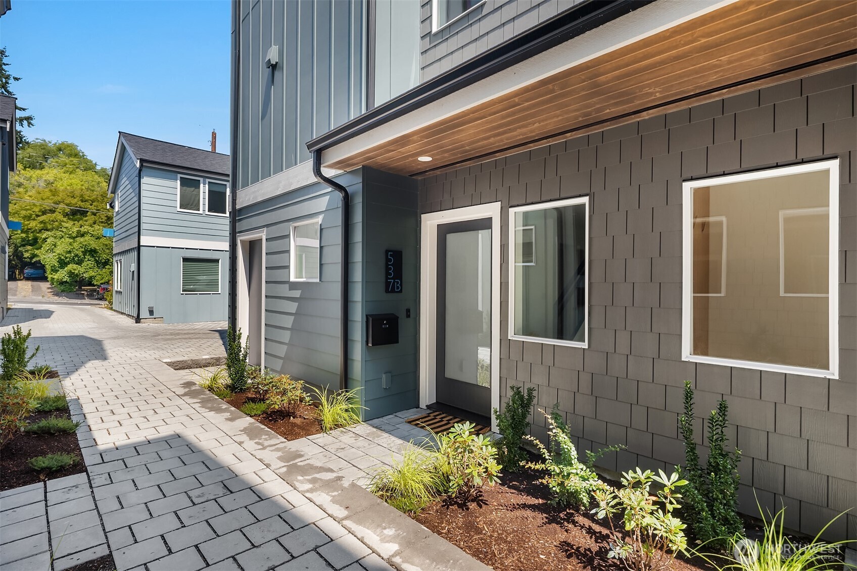 533 B N 70th Street Property Photo 15