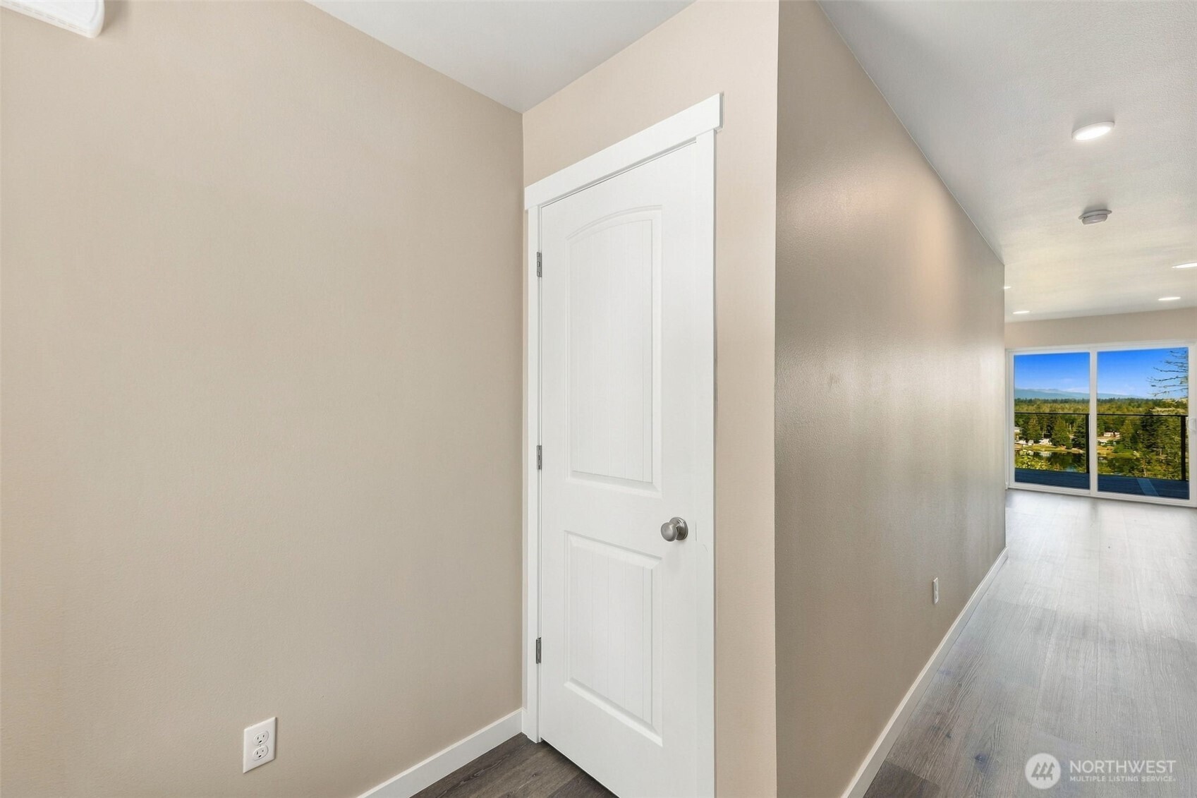 421 W Satsop Drive Property Photo 4
