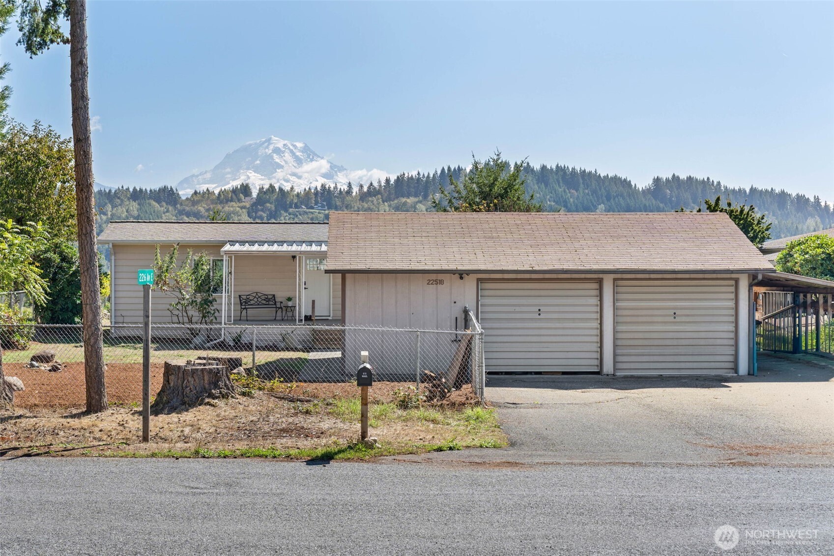 22518 Cedarview Drive E Property Photo 1
