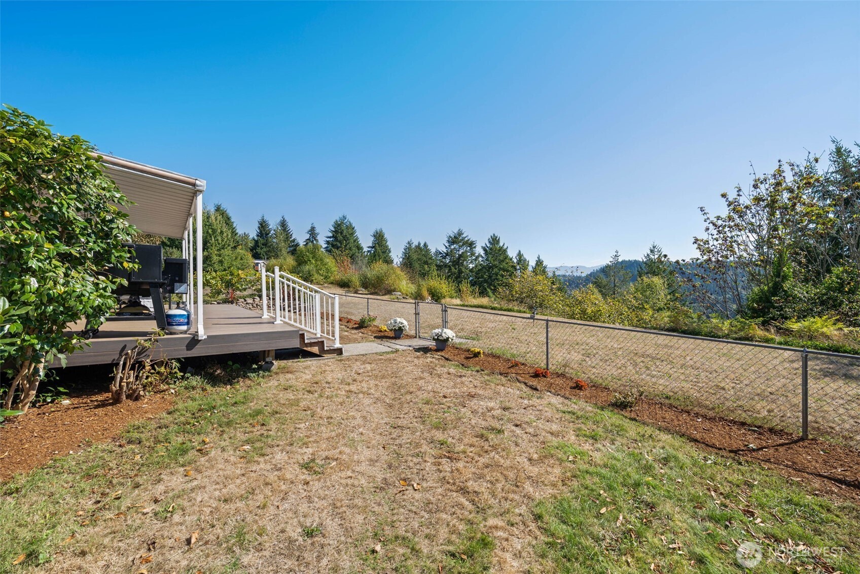 22518 Cedarview Drive E Property Photo 7