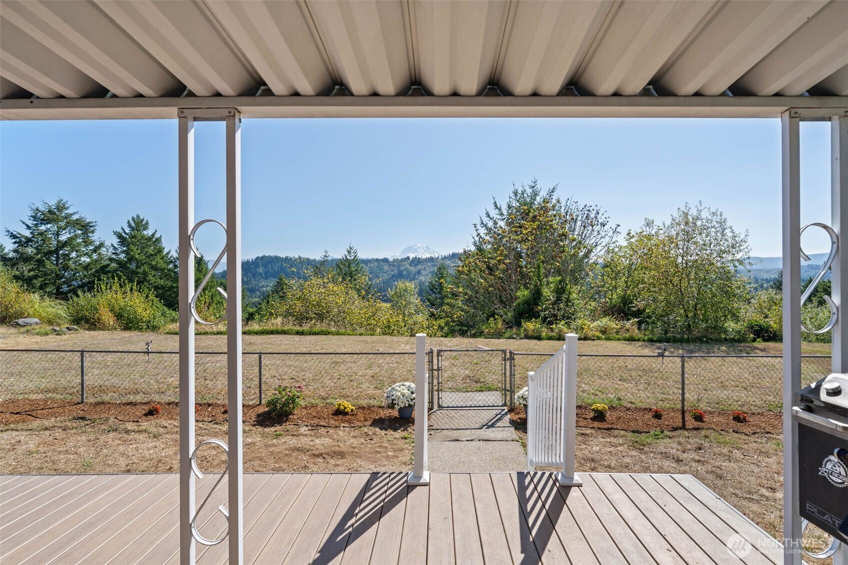 22518 Cedarview Drive E Property Photo 8