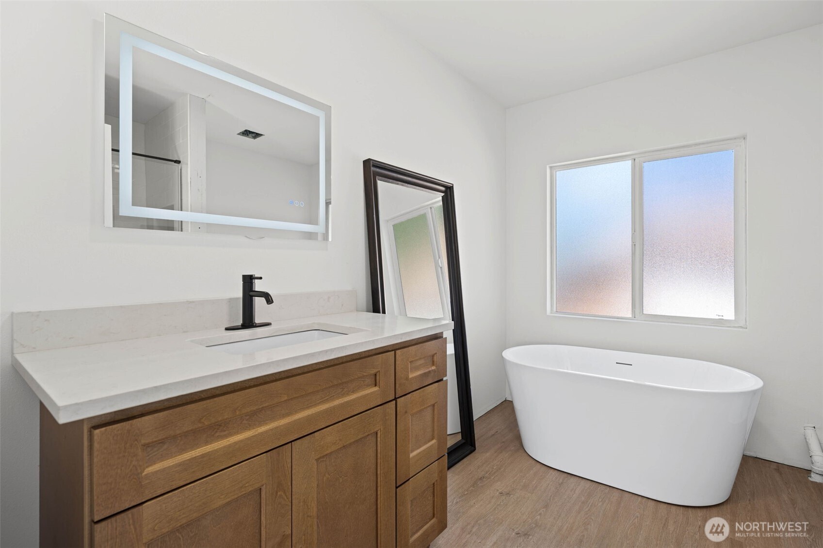 22518 Cedarview Drive E Property Photo 27