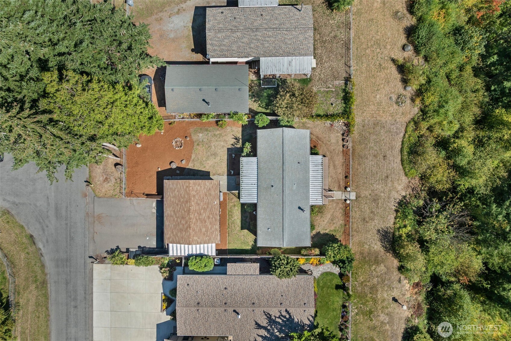 22518 Cedarview Drive E Property Photo 30