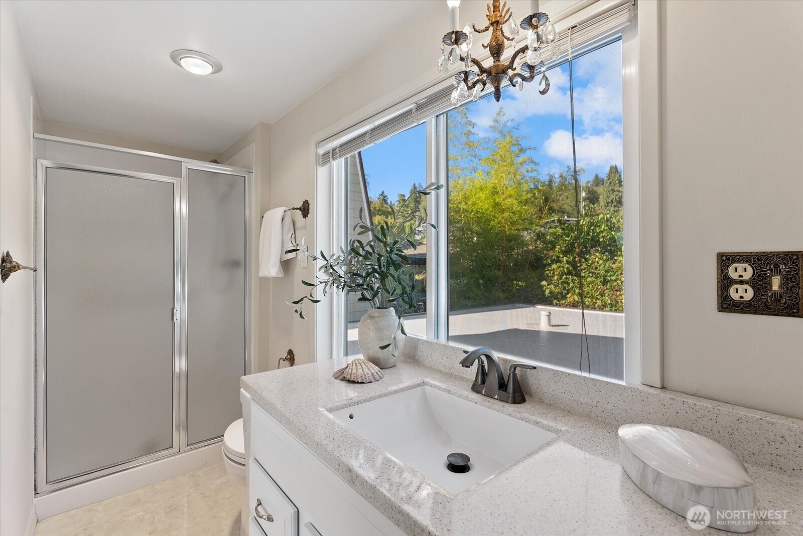 12116 Shorewood Drive Property Photo 19