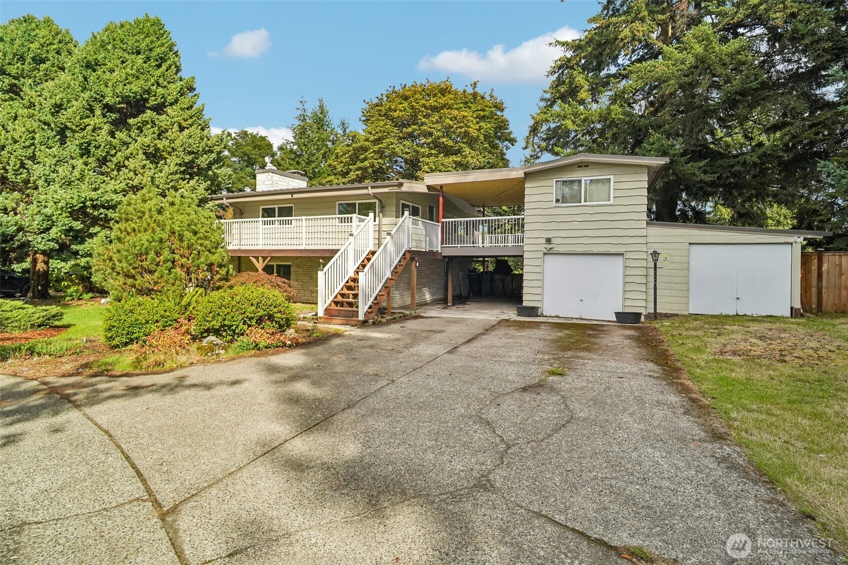 29206 112 Avenue Property Photo 2
