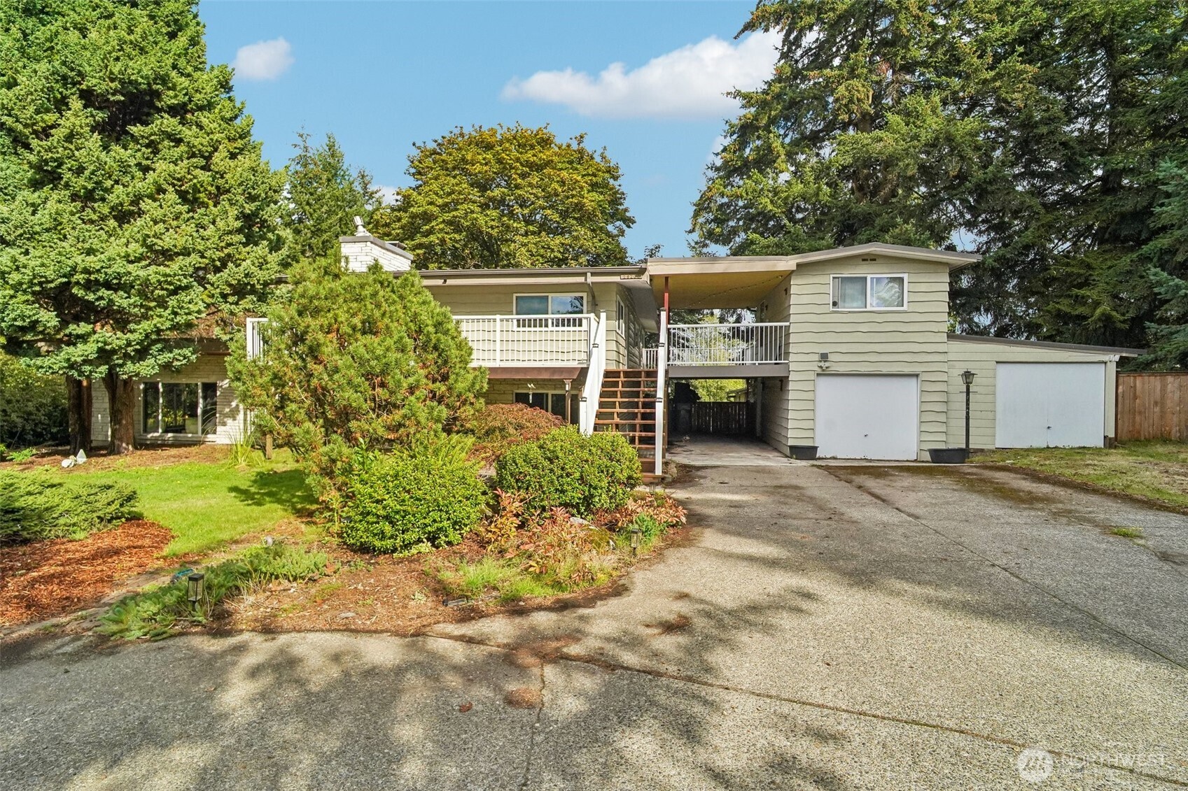29206 112 Avenue Property Photo 3