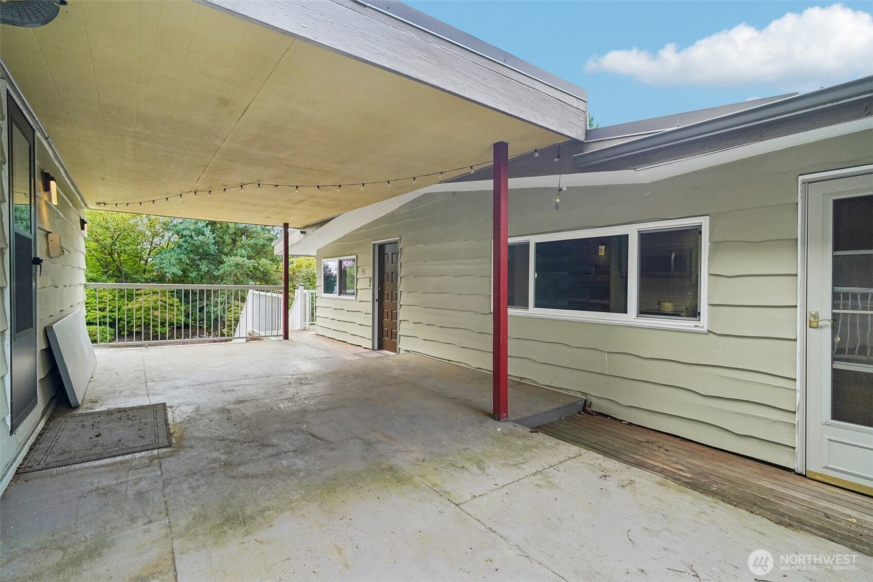 29206 112 Avenue Property Photo 4
