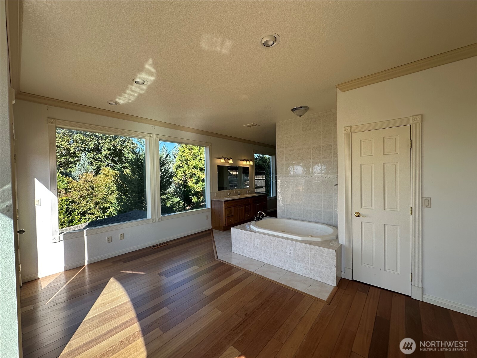 444 Sommerset Road Property Photo 8