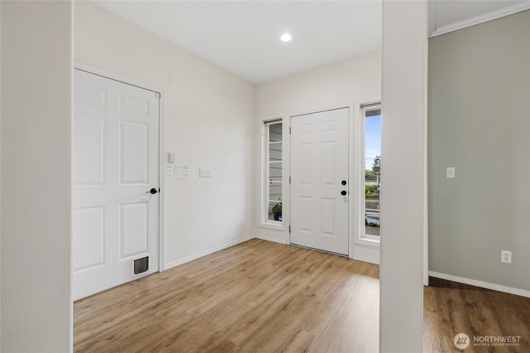 38040 37th Place Property Photo 2