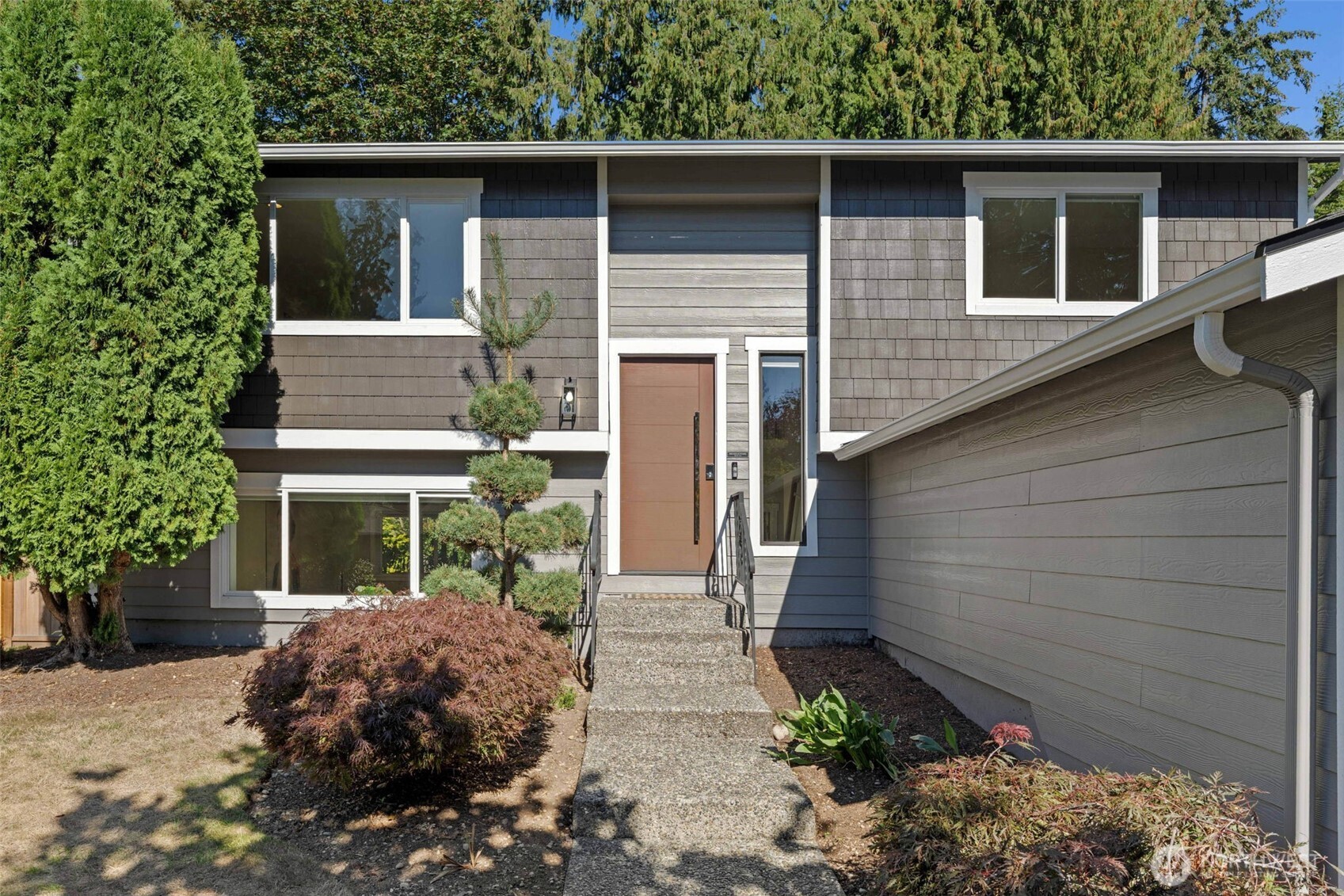 16905 21st Avenue Property Photo 3