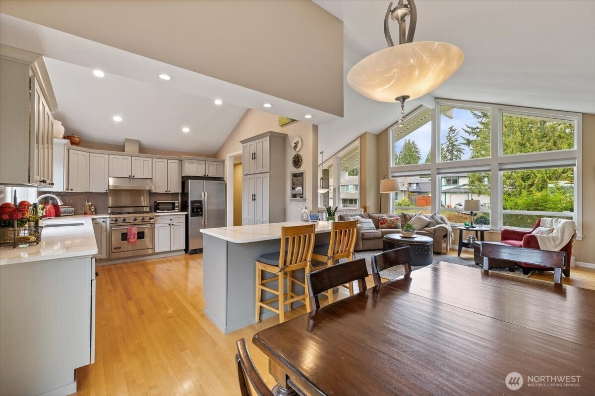 10503 158th Avenue Property Photo 9