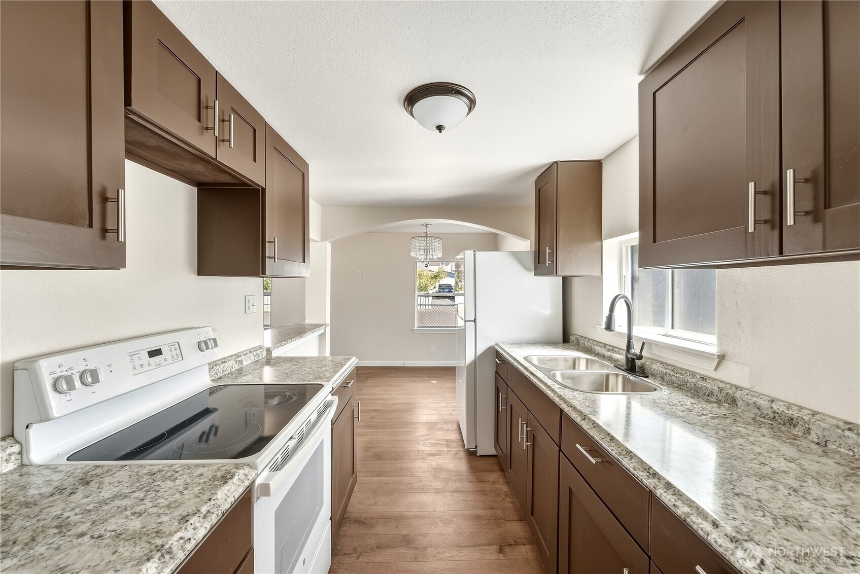 817 Perkins Street Property Photo 6
