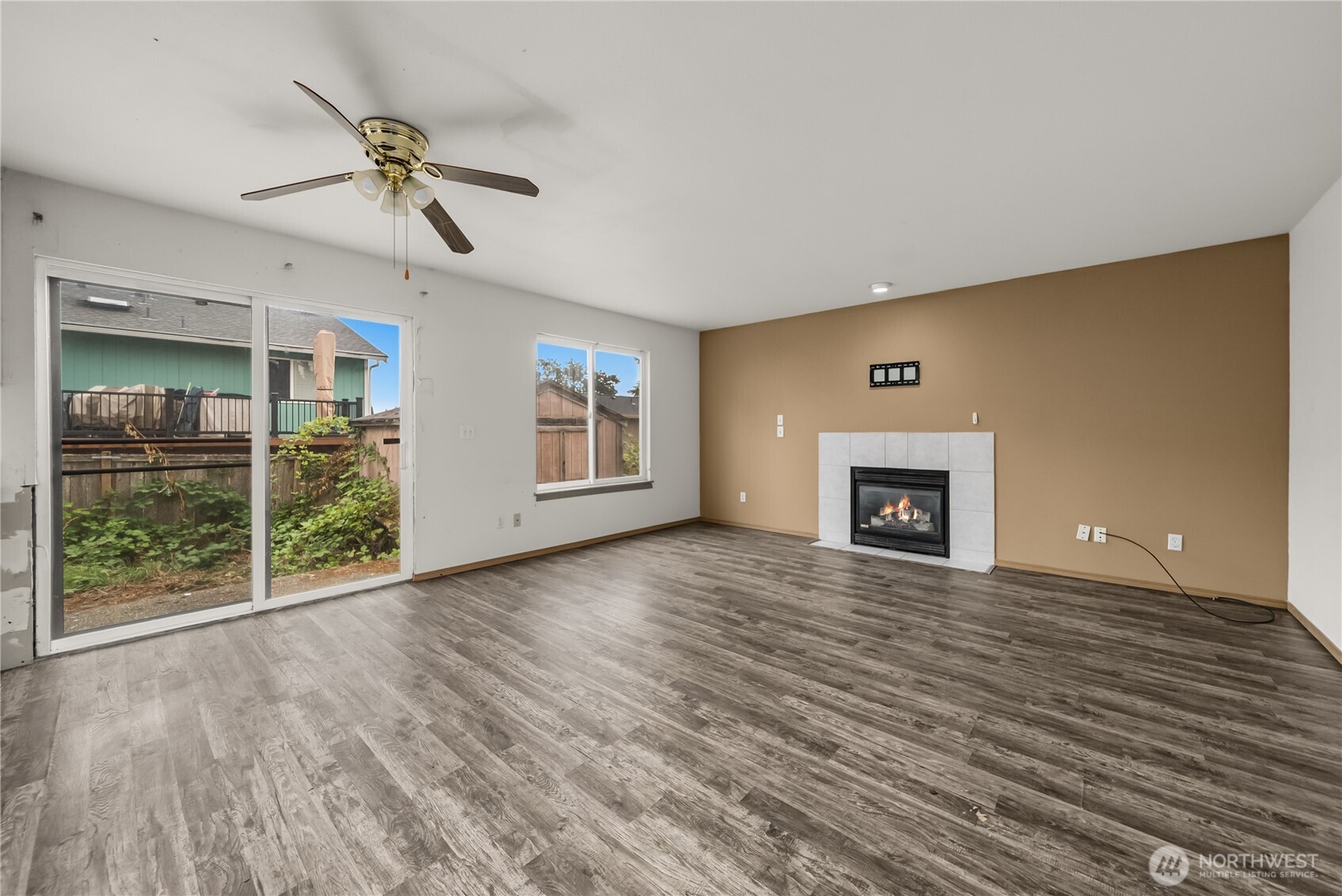 1412 200th Street Ct Property Photo 3