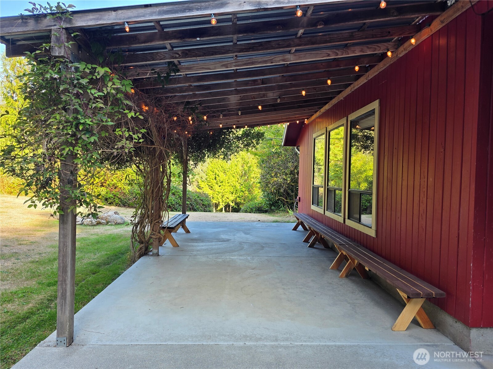 395 Saylor Road Property Photo 4