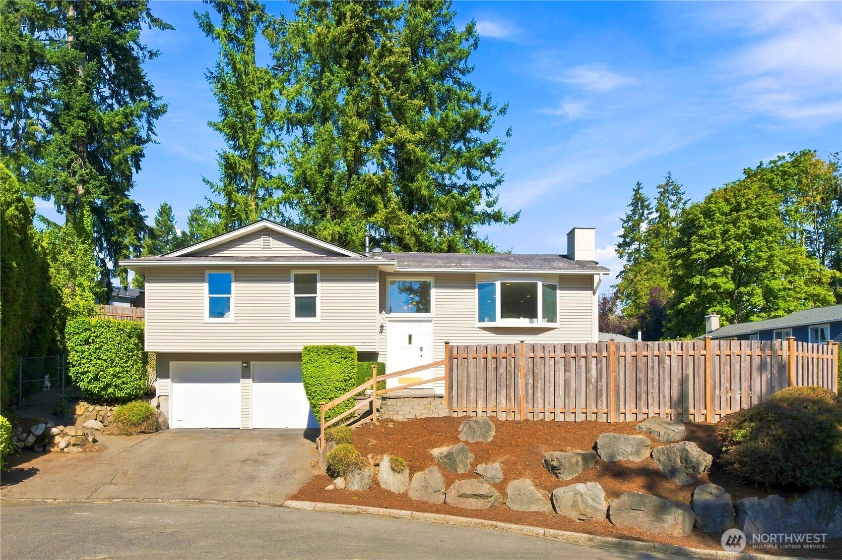 17219 NE 16th Place Property Photo 1