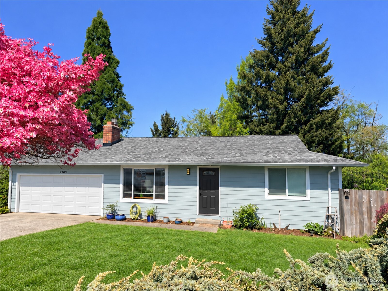 2209 24th Avenue Property Photo 1