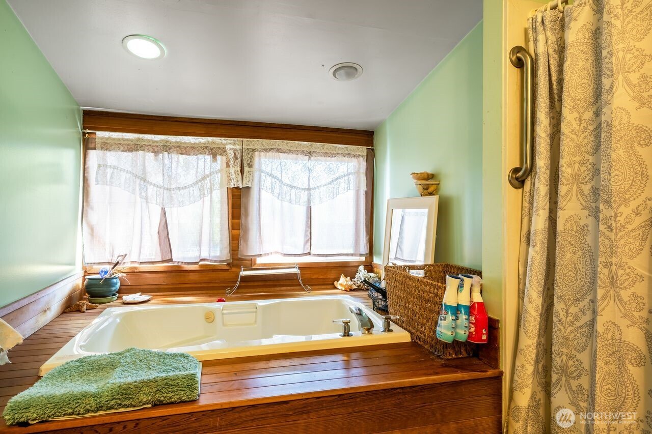 5474 Sand Road Property Photo 14