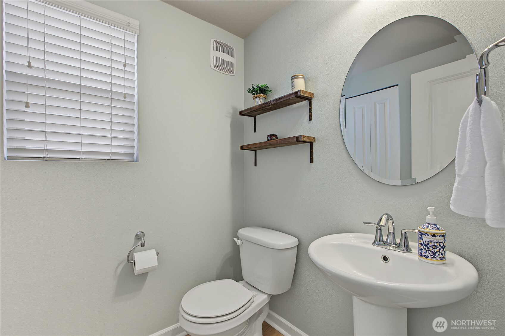 1949 Pleasure Drive Property Photo 6