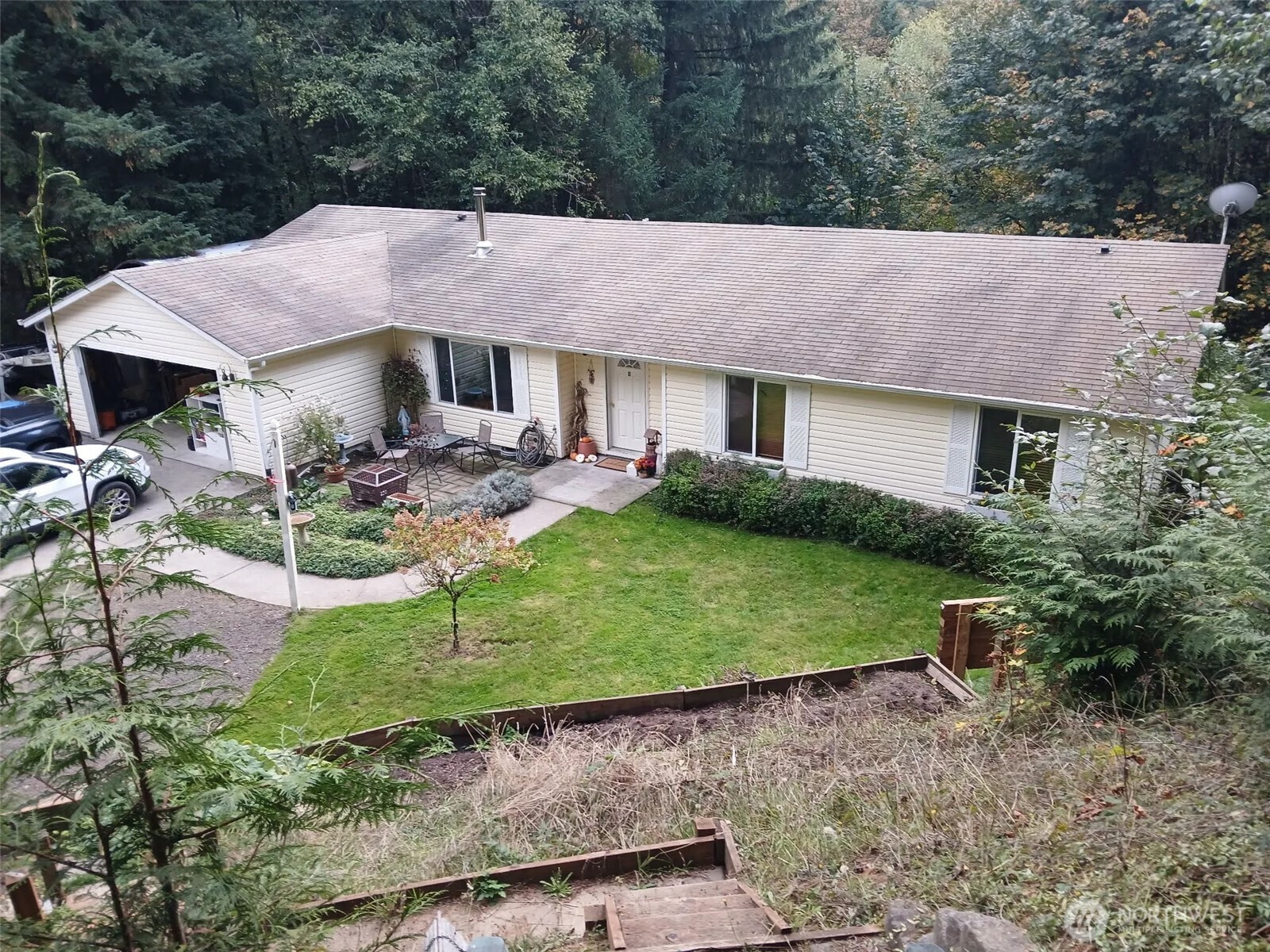 210 Great Northern Road Property Photo 4
