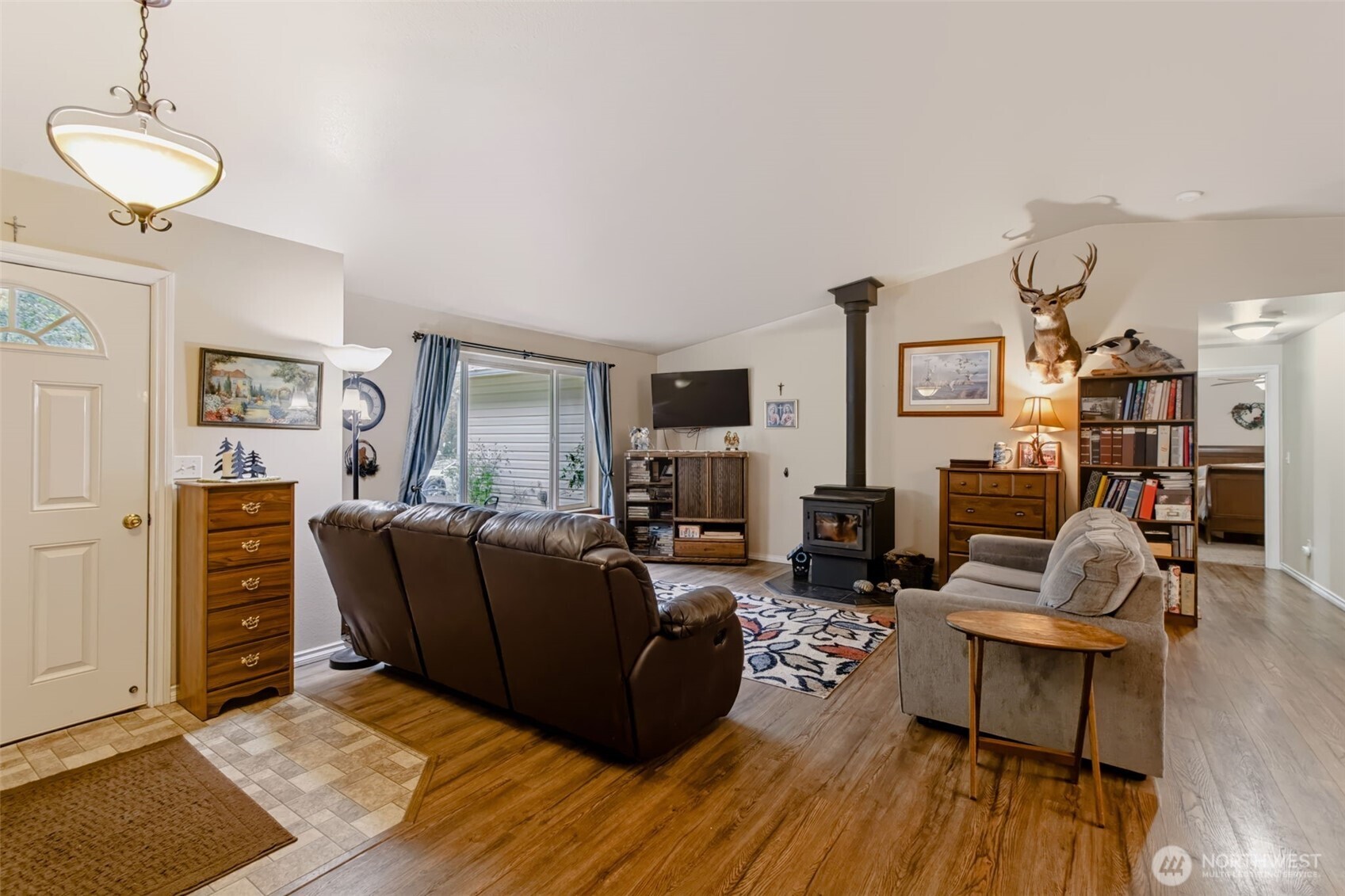 210 Great Northern Road Property Photo 5
