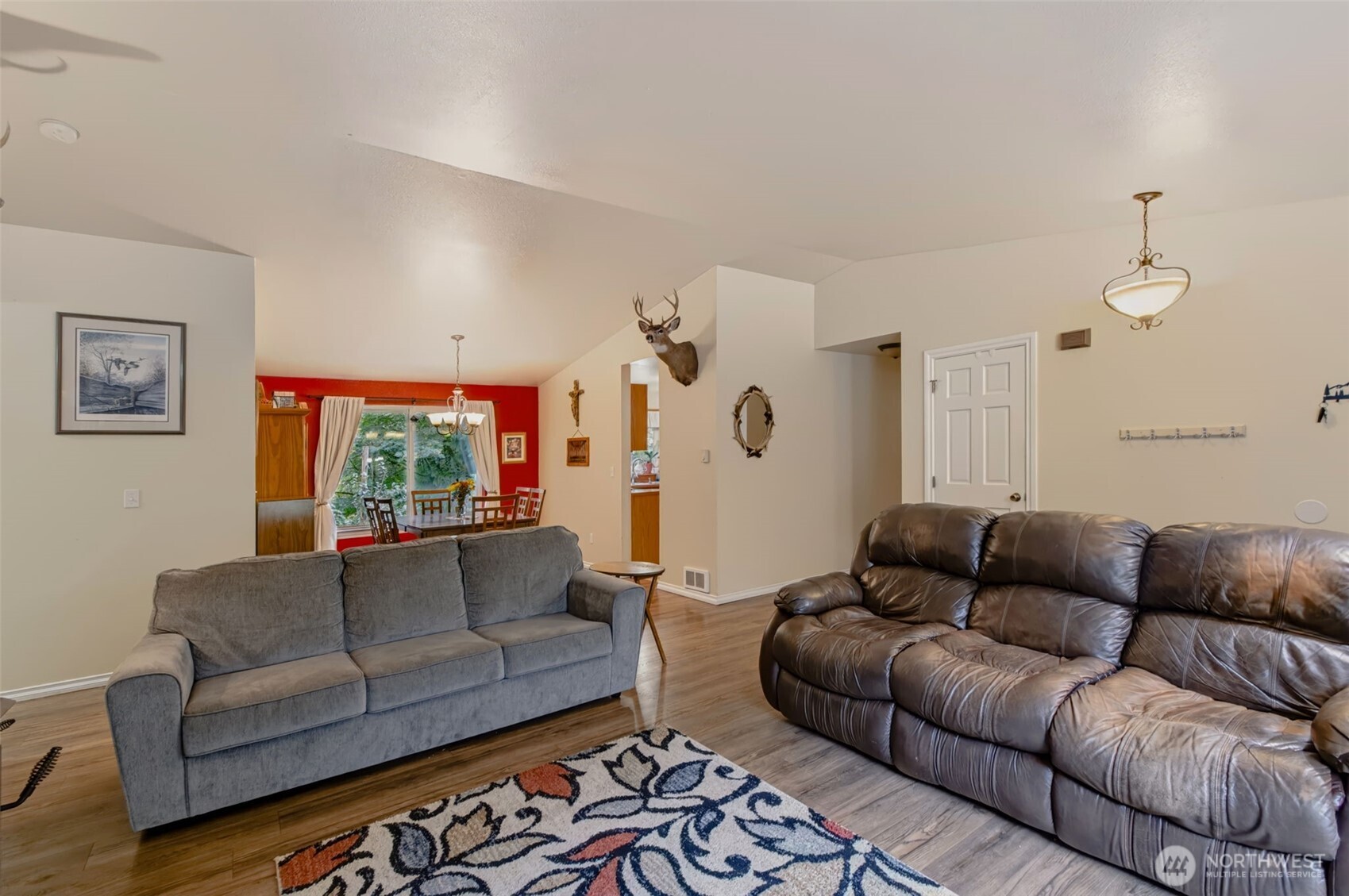 210 Great Northern Road Property Photo 6