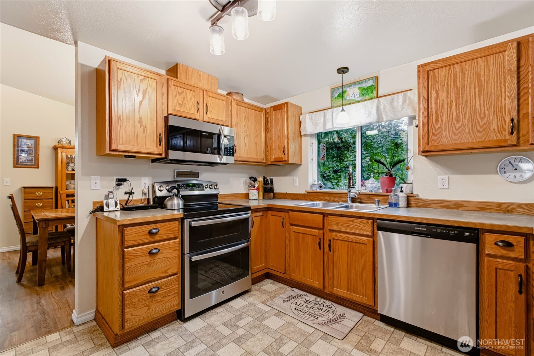 210 Great Northern Road Property Photo 8