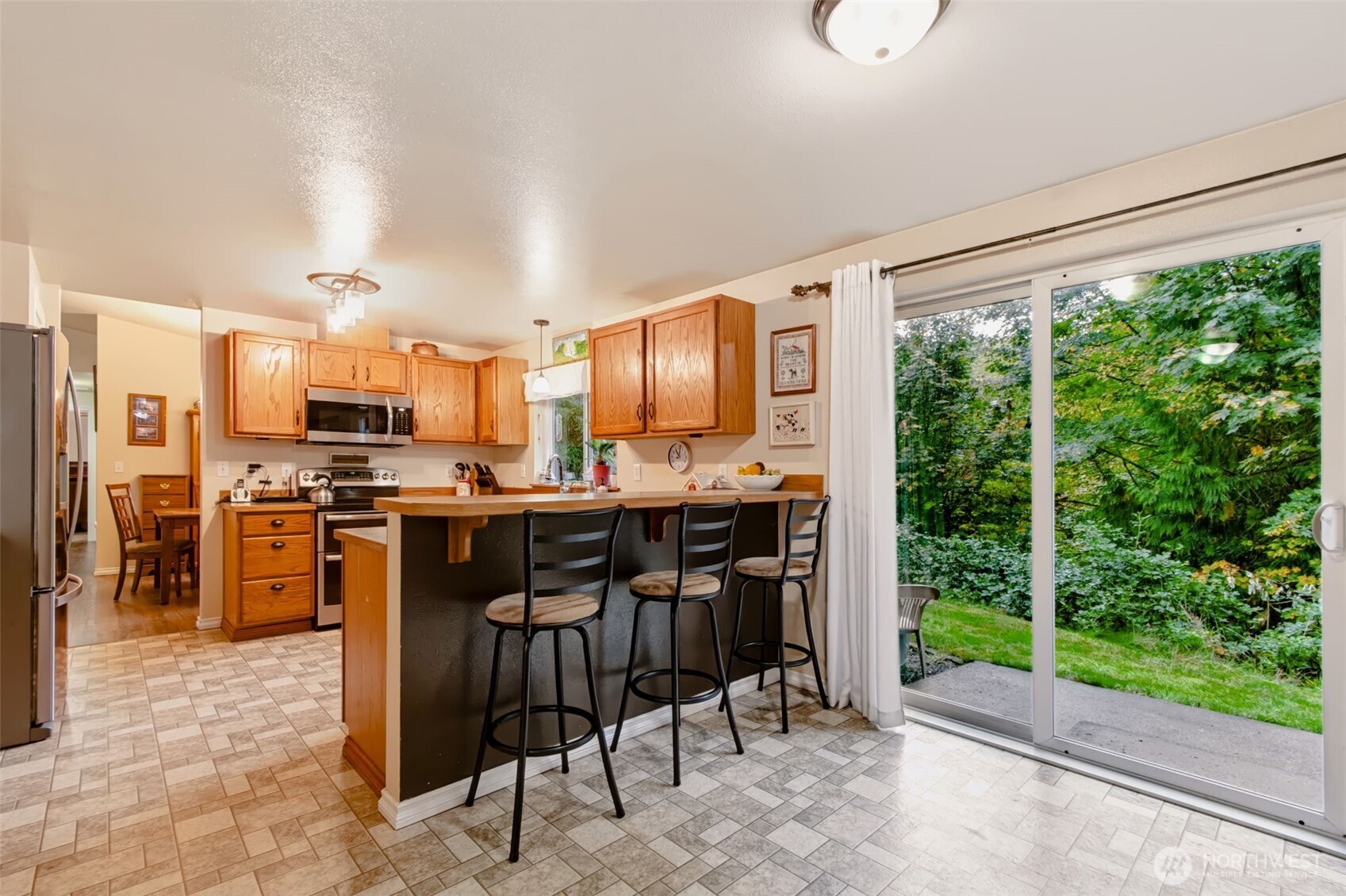 210 Great Northern Road Property Photo 12