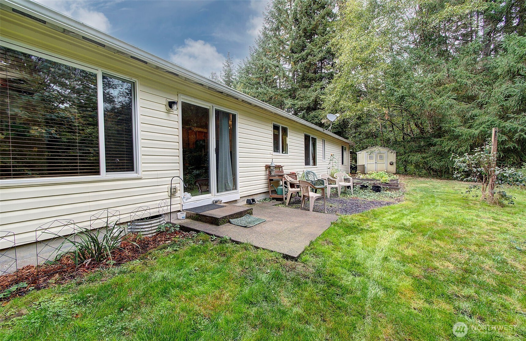 210 Great Northern Road Property Photo 28