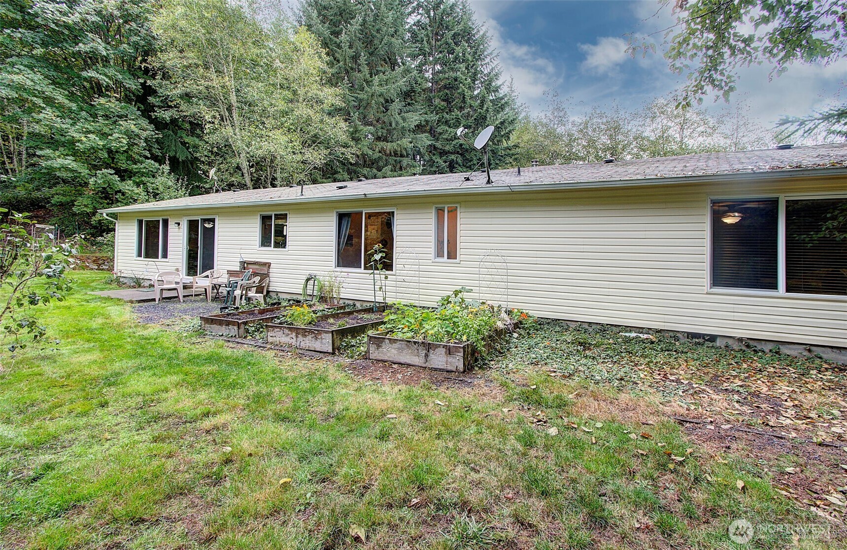 210 Great Northern Road Property Photo 29