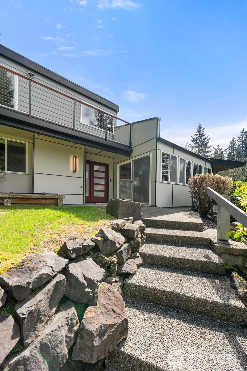 4830 88th Place Property Photo 3