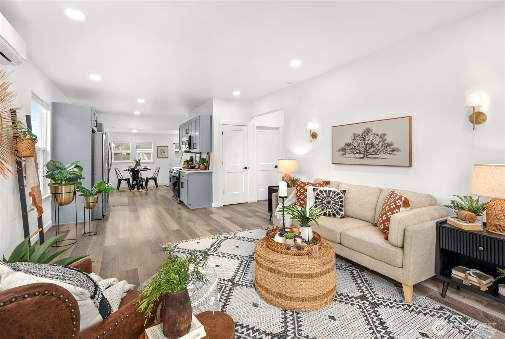 1924 4th Street Property Photo 3