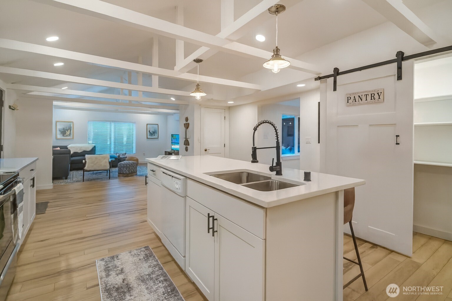 41 E Alderney Street Property Photo 12
