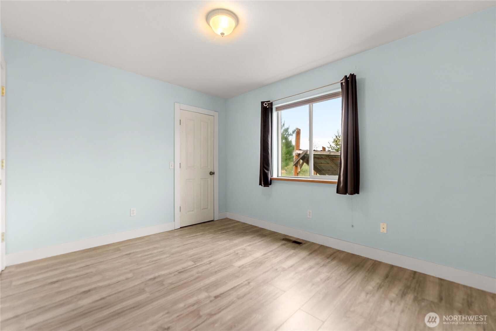 6 Peacock Lane Property Photo 15