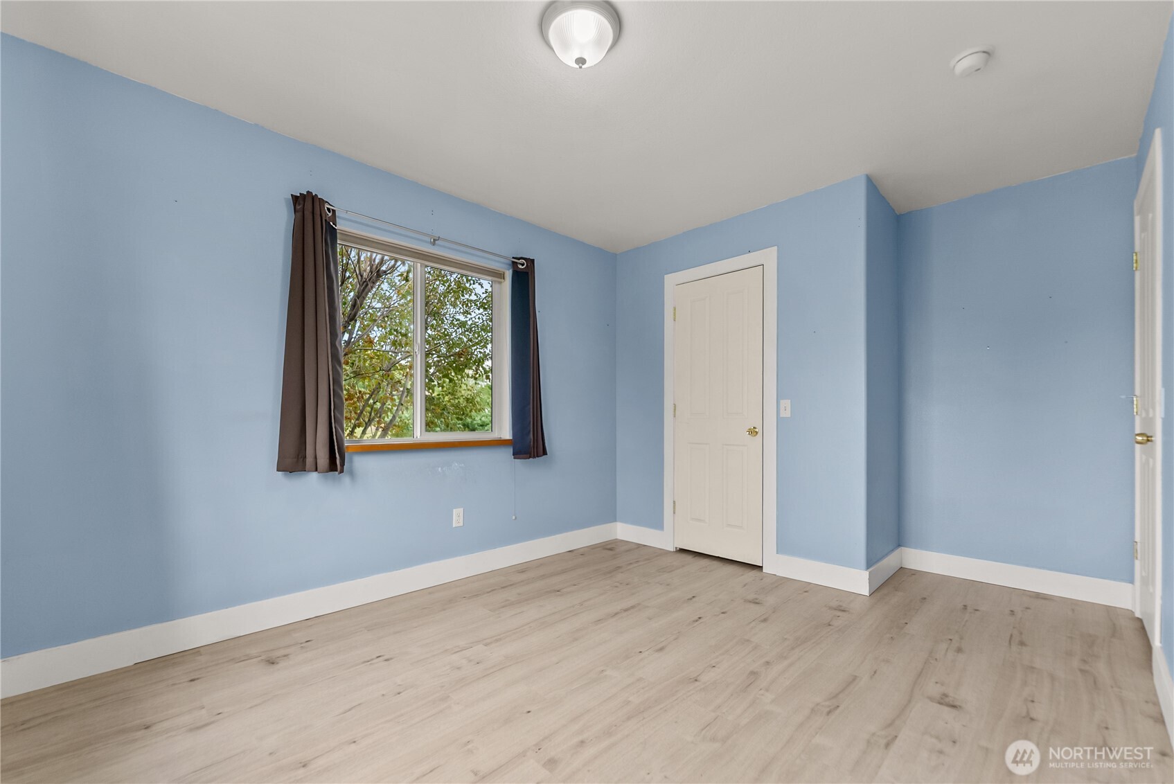 6 Peacock Lane Property Photo 20