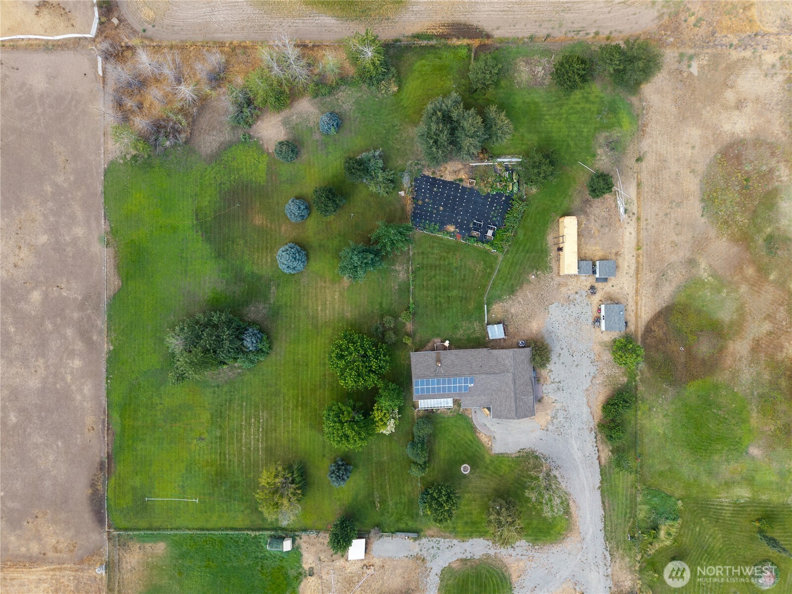 6 Peacock Lane Property Photo 38