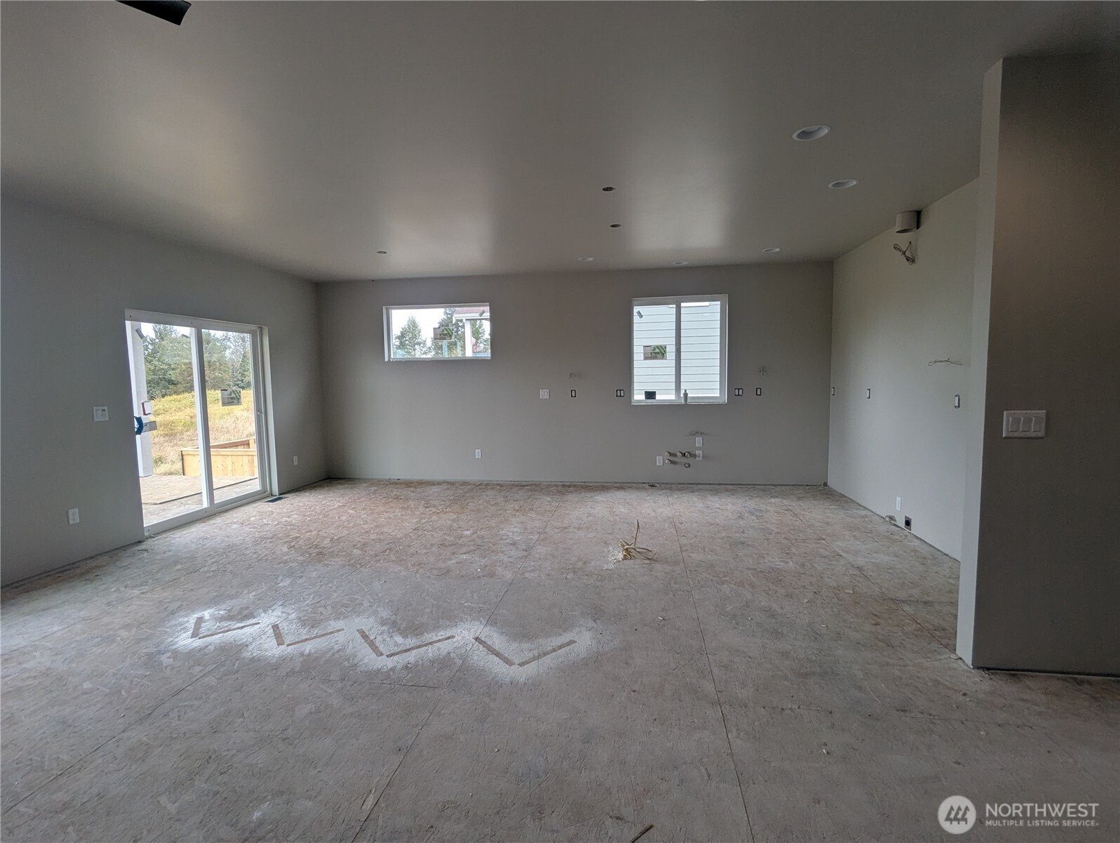 4481 Blackstone Way Property Photo 3